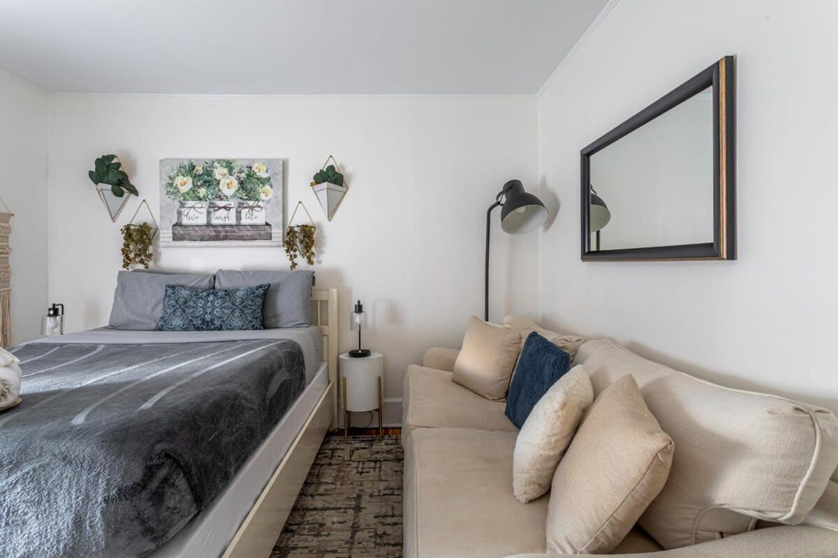 Bohemian By Harborpoint Downtown &train Holiday home